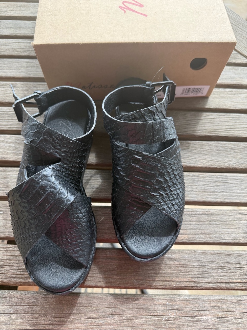 Matisse Black Textured Snake-print Crossover Platform Sandals - Picture 2 of 8